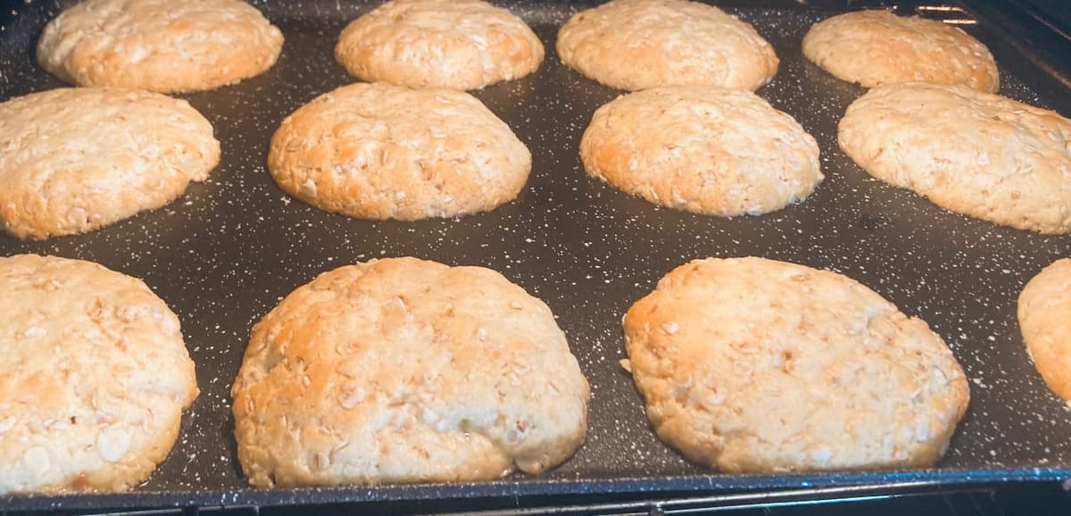 Golden Syrup oatmeal cookies