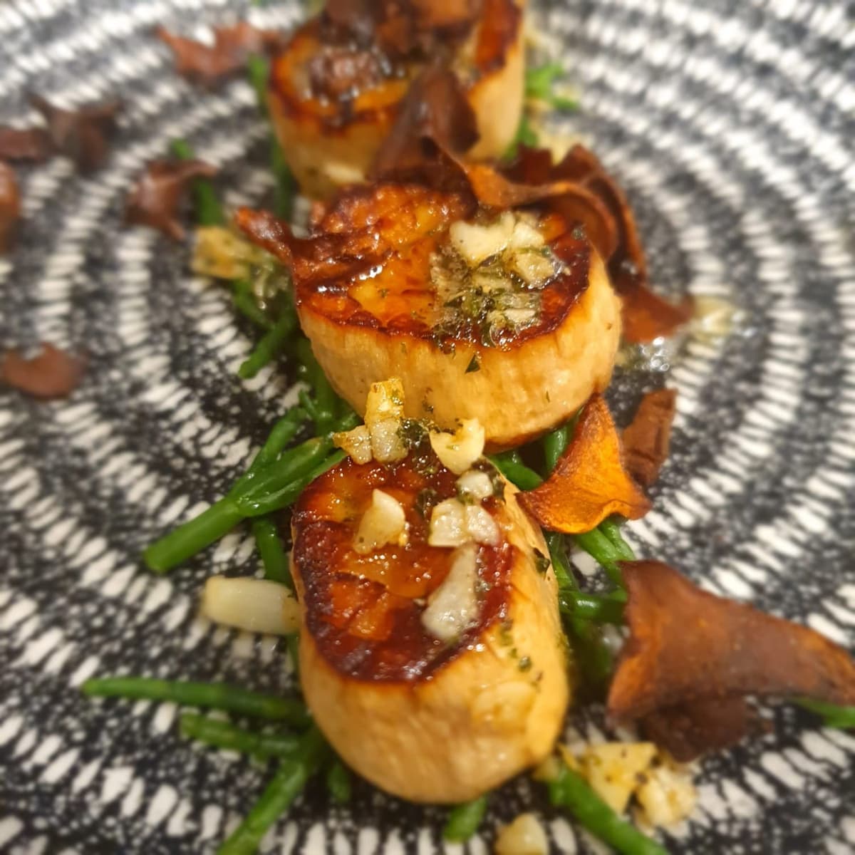 King Oyster Scallops in Garlic Butter
