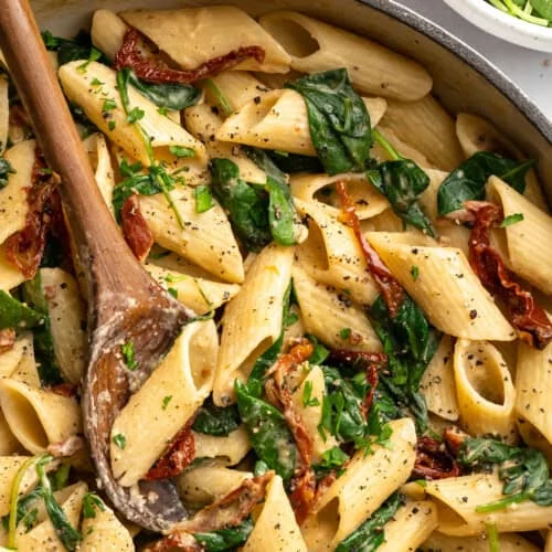 Hummus pasta